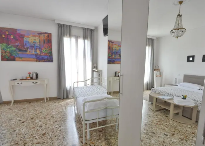 Canal View ホームステイ *