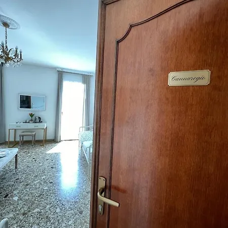 Canal View Homestay Venice
