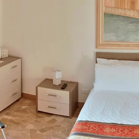 Canal View Homestay Venice