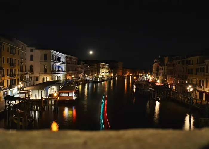Séjour chez l'habitant Canal View Venise