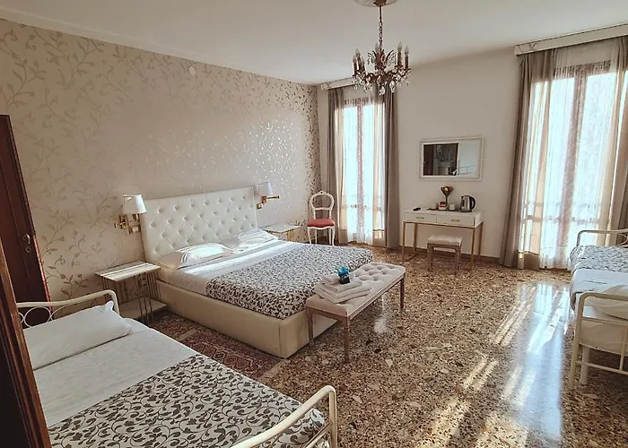 Canal View * ונציה