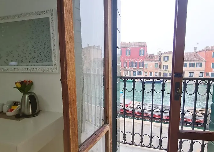 Canal View البندقية